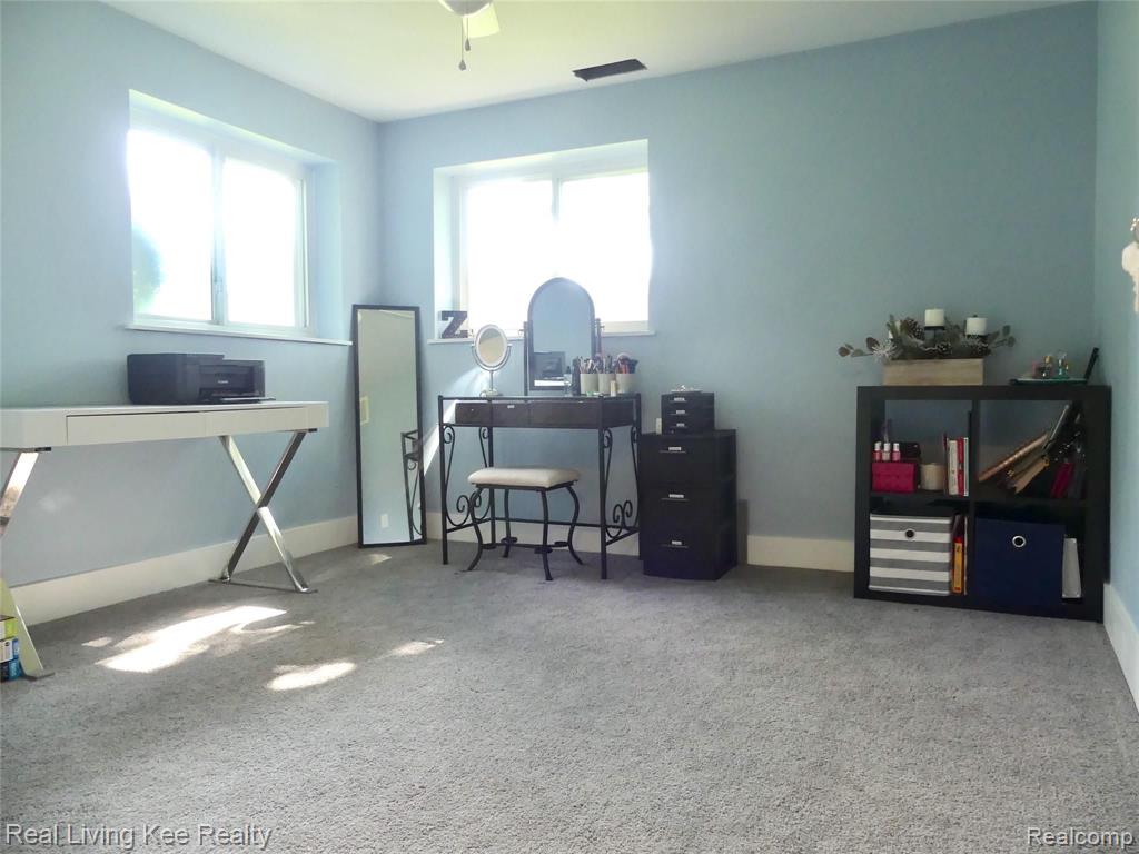 2889 Alexander Street Rochester, MI 48309 - Photo 17 of 30
