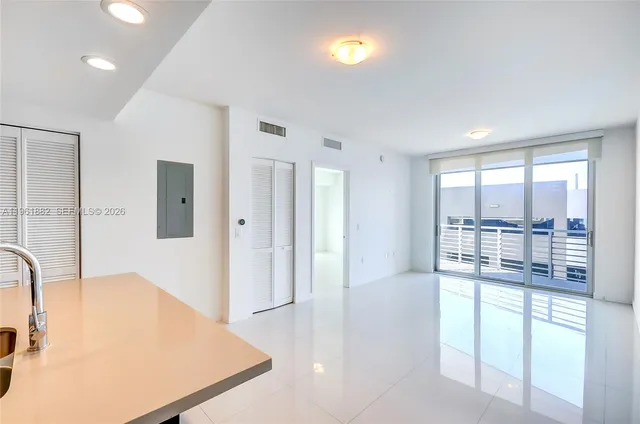 $2,400 | 7661 Northwest 107th Avenue, Unit 506, Doral, FL 33178