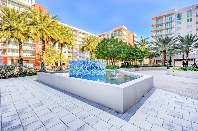 $2,400 | 7661 Northwest 107th Avenue, Unit 506, Doral, FL 33178