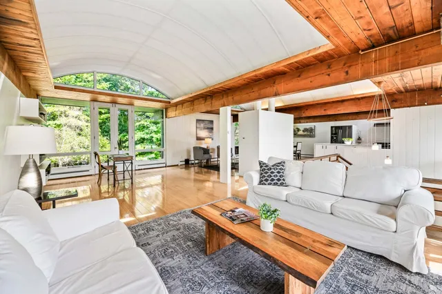 $619,900 | 9470 North Sleepy Hollow Road, Bayside, WI 53217