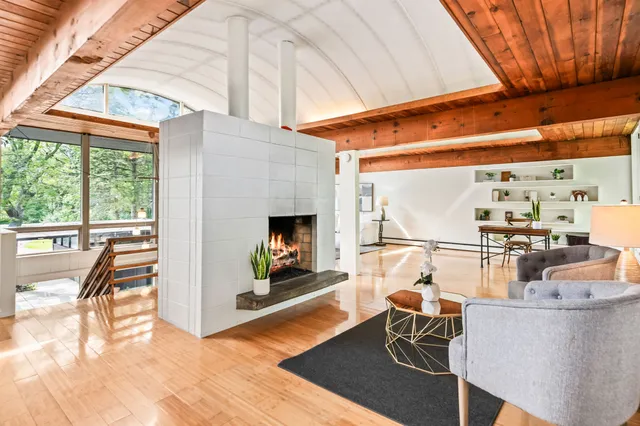 $619,900 | 9470 North Sleepy Hollow Road, Bayside, WI 53217