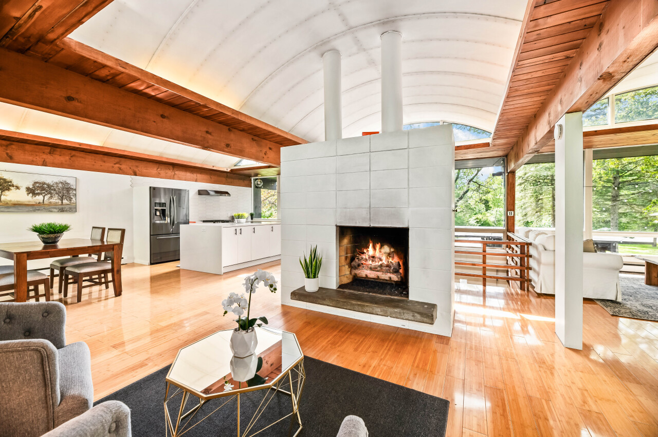 9470 North Sleepy Hollow Road Bayside, WI 53217 - Photo 20 of 49 Family Room