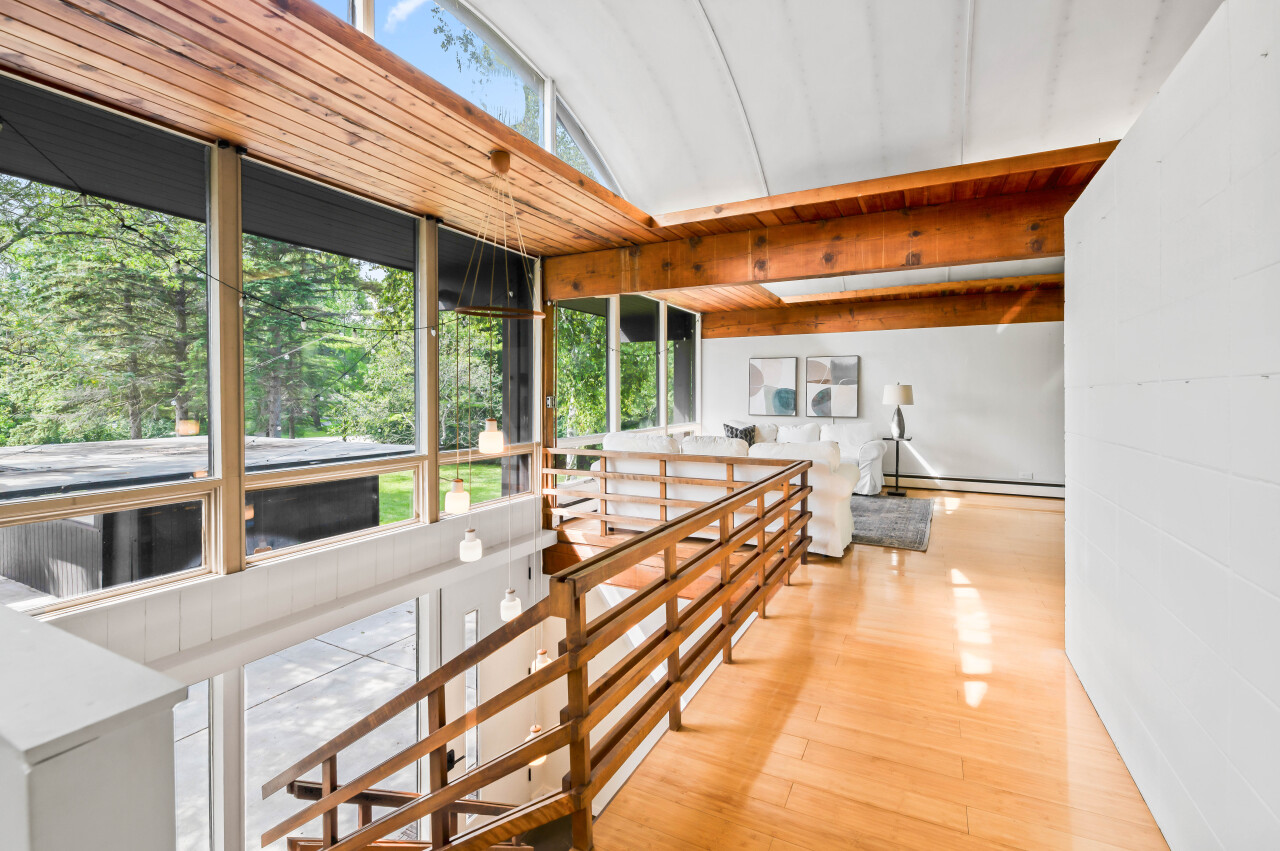 9470 North Sleepy Hollow Road Bayside, WI 53217 - Photo 22 of 49 Spectacular Windows