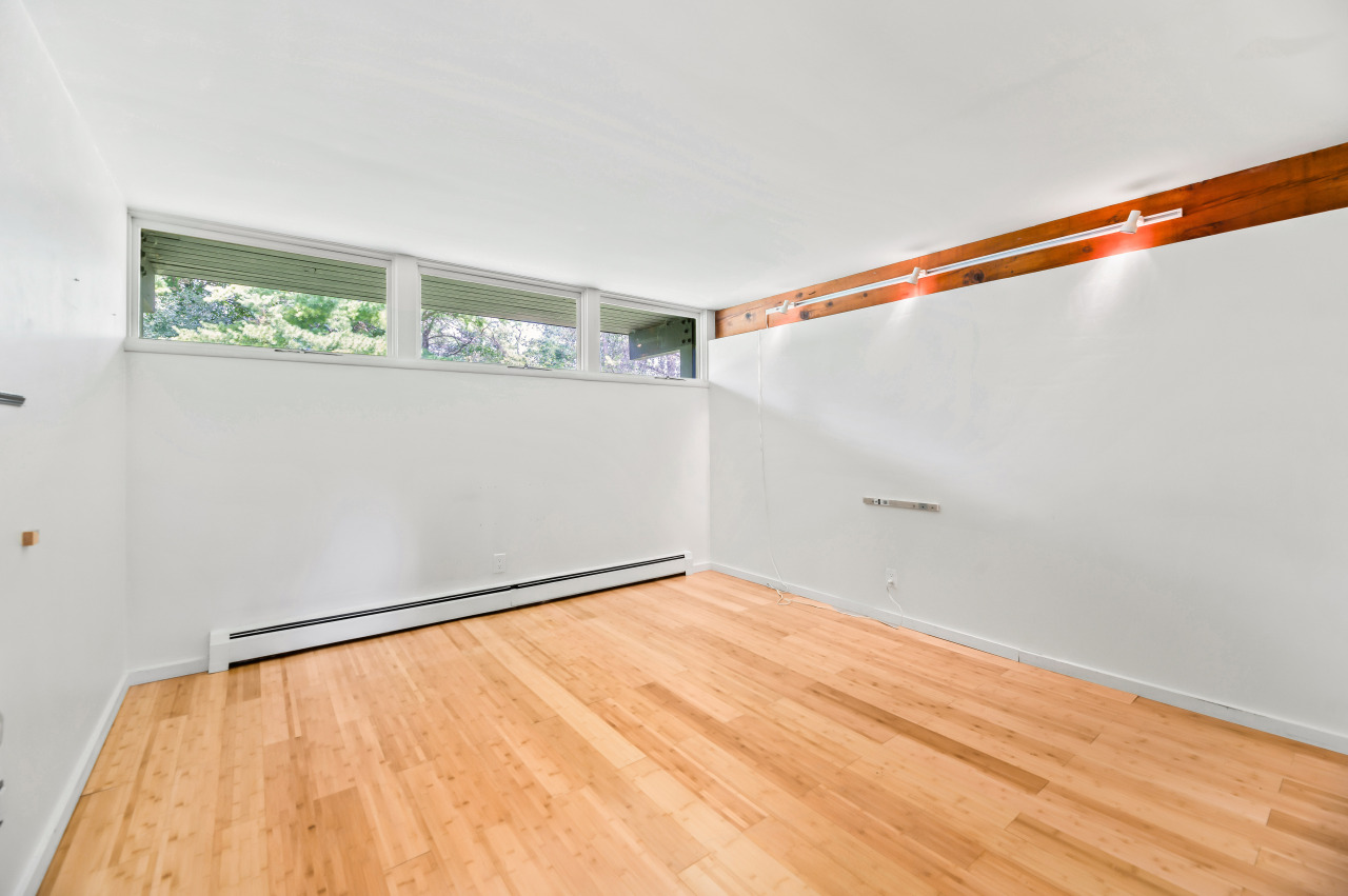 9470 North Sleepy Hollow Road Bayside, WI 53217 - Photo 27 of 49 Primary Bedroom