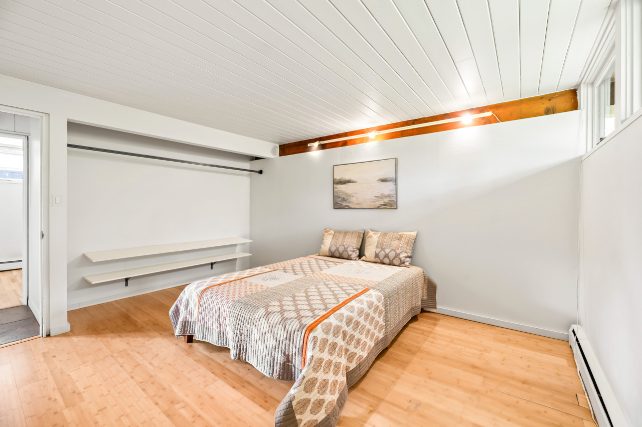 9470 North Sleepy Hollow Road Bayside, WI 53217 - Photo 29 of 49 Second Bedroom