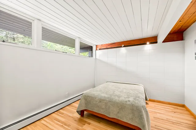 $619,900 | 9470 North Sleepy Hollow Road, Bayside, WI 53217