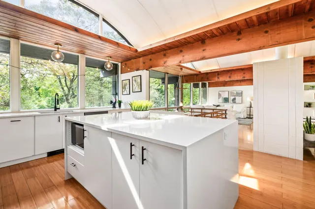 $619,900 | 9470 North Sleepy Hollow Road, Bayside, WI 53217