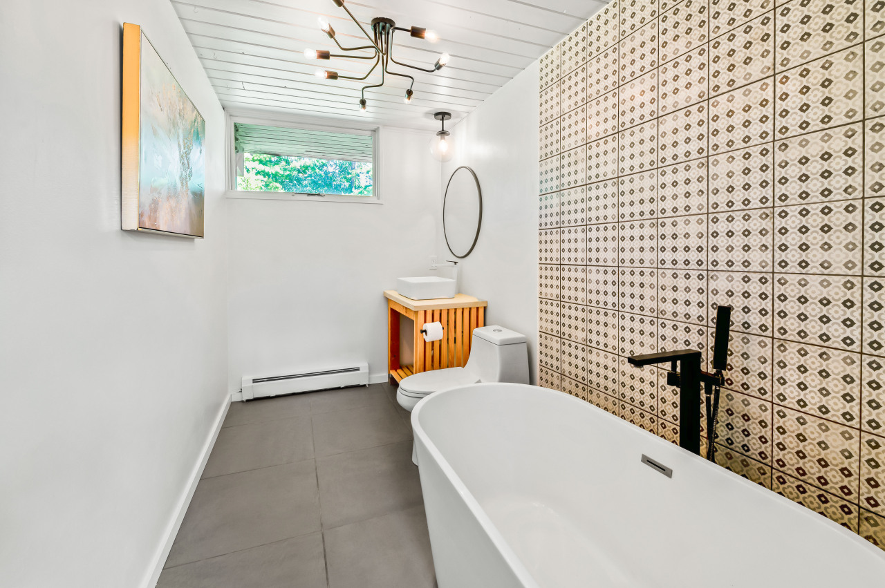 9470 North Sleepy Hollow Road Bayside, WI 53217 - Photo 34 of 49 Relax in the Soaking Tub