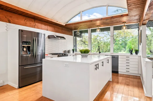 $619,900 | 9470 North Sleepy Hollow Road, Bayside, WI 53217