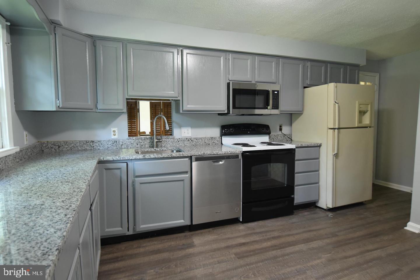 7201 Barry Road Alexandria, VA 22315 - Photo 10 of 40