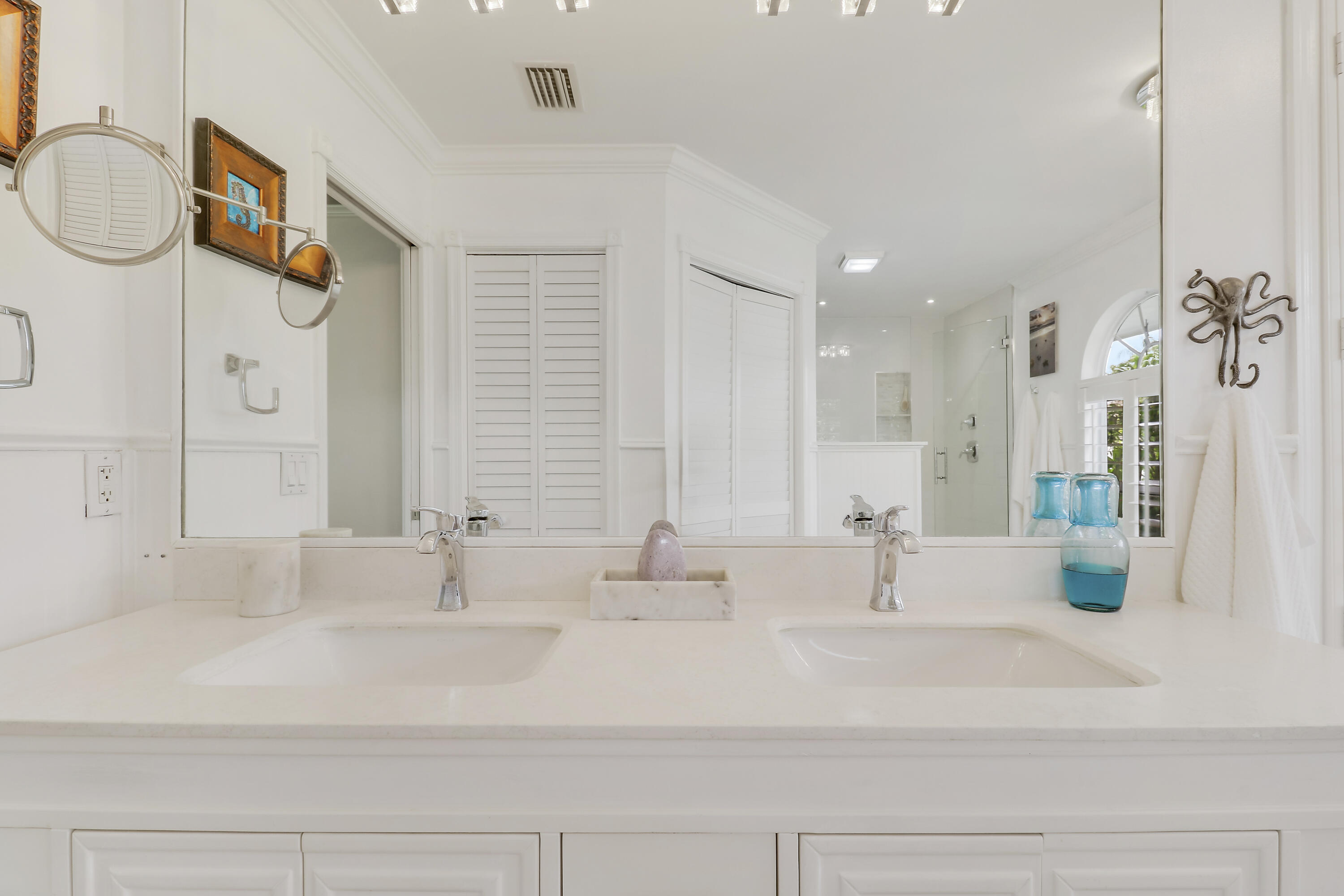 18815 Southeast River Ridge Road Jupiter, FL 33469 - Photo 21 of 70 Primary Bathroom