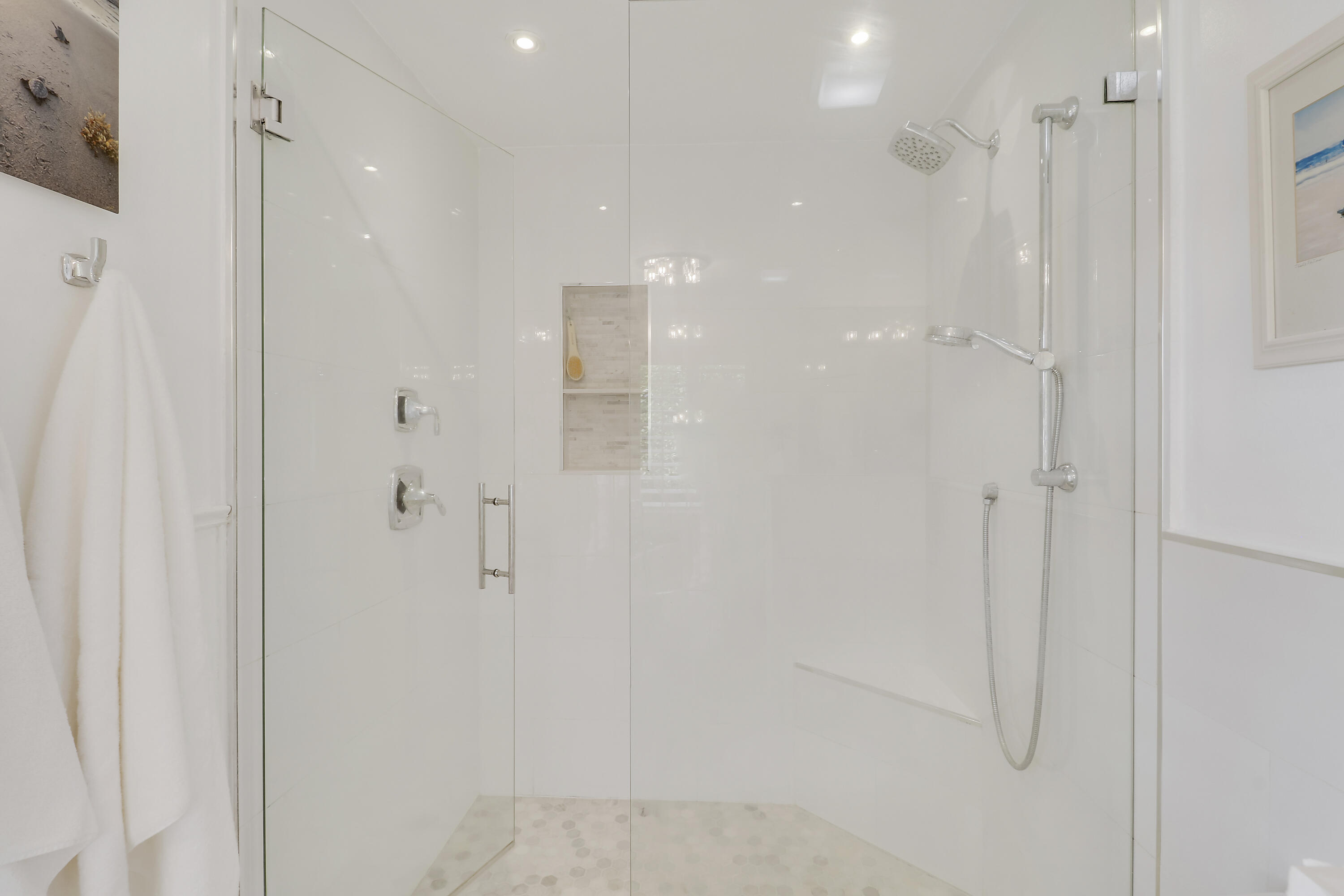 18815 Southeast River Ridge Road Jupiter, FL 33469 - Photo 23 of 70 Primary Bathroom