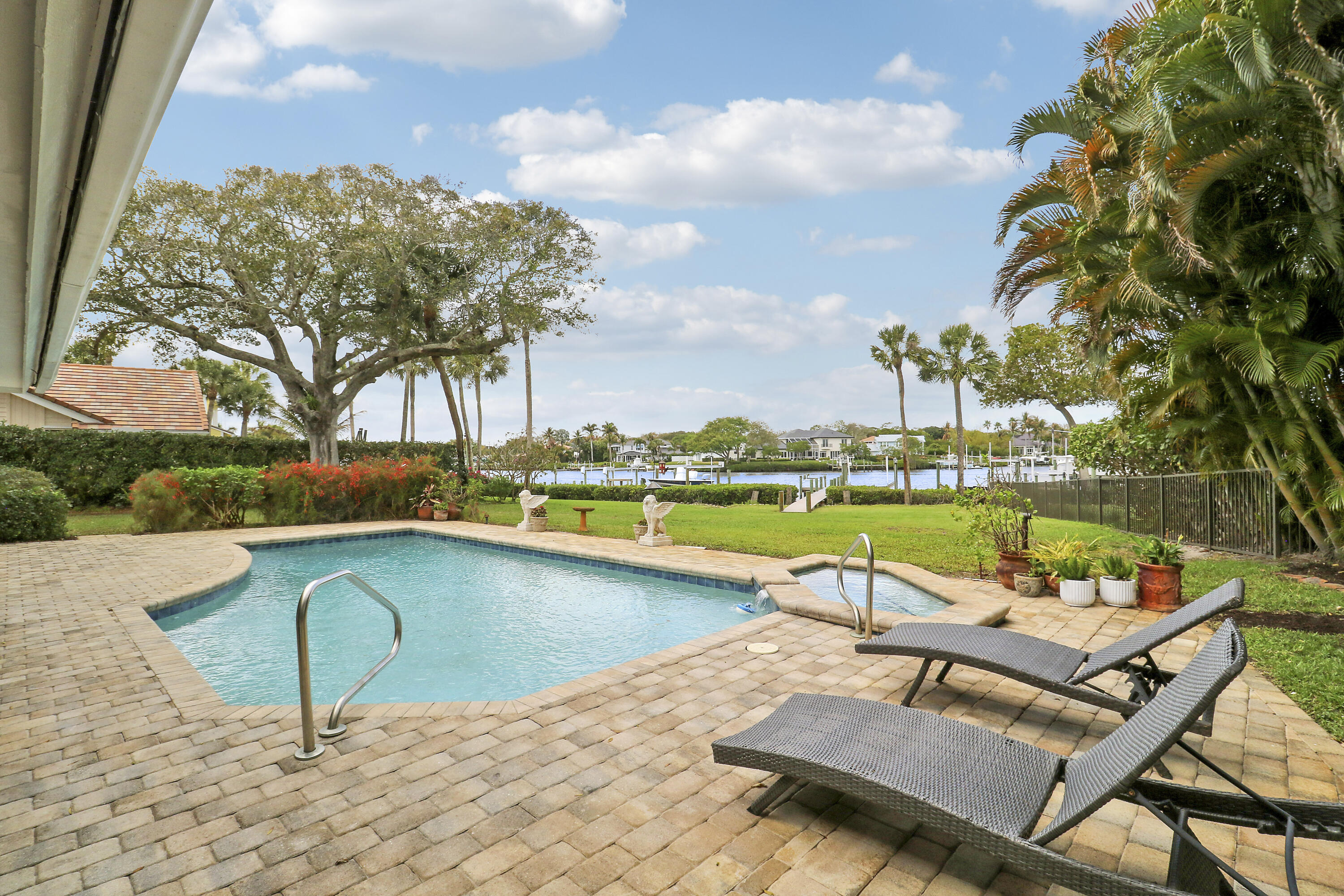 18815 Southeast River Ridge Road Jupiter, FL 33469 - Photo 43 of 70 Pool