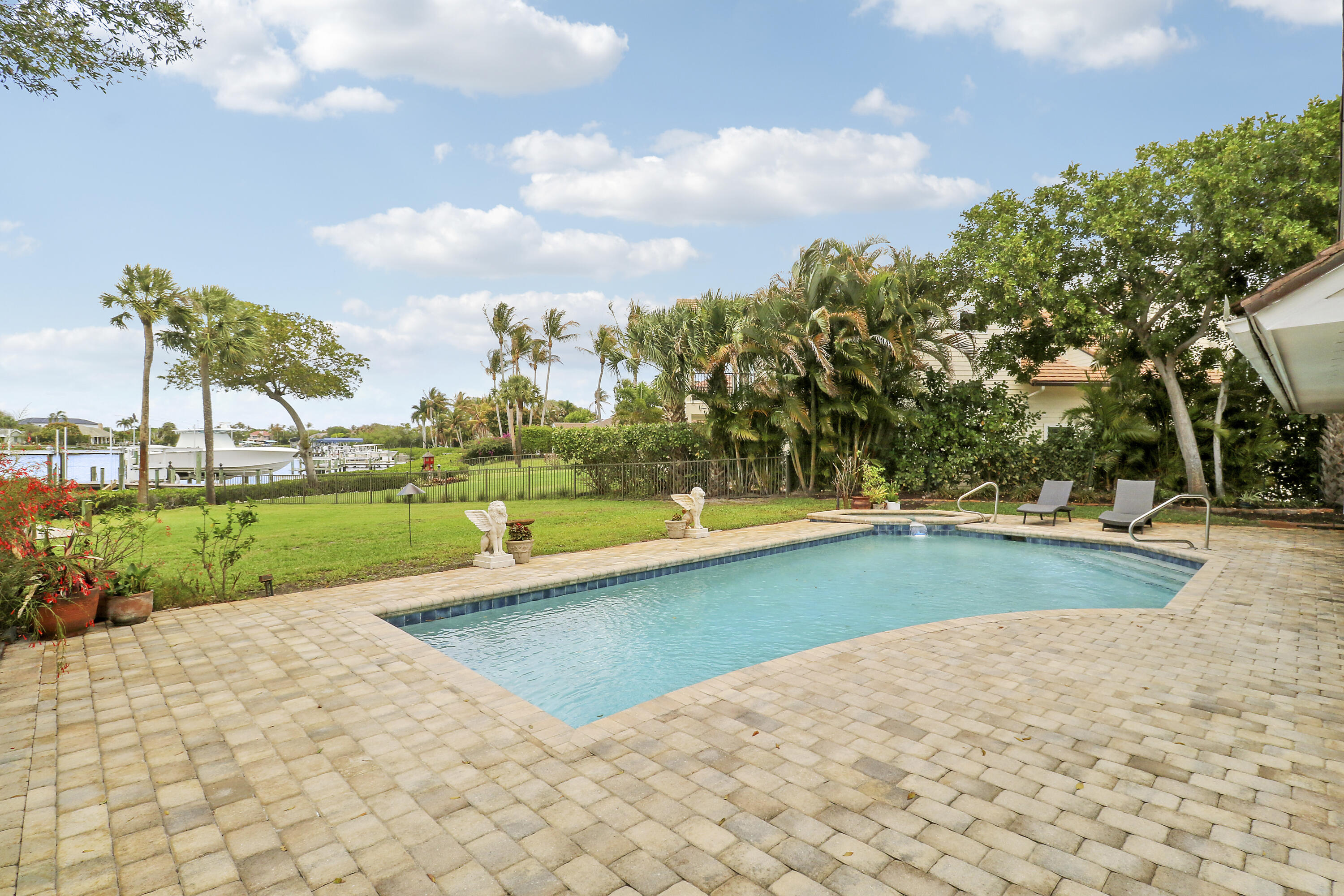 18815 Southeast River Ridge Road Jupiter, FL 33469 - Photo 45 of 70 Pool