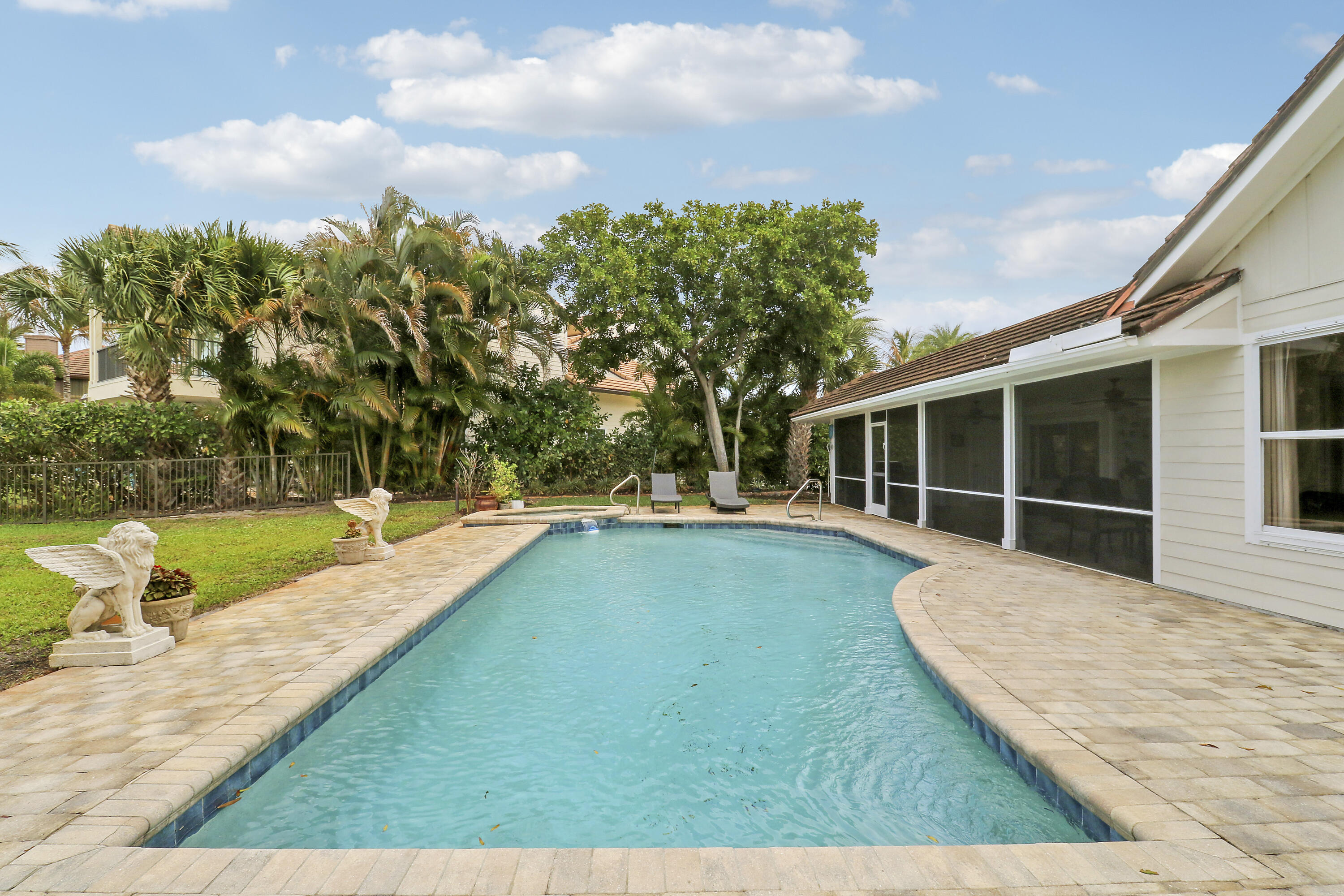 18815 Southeast River Ridge Road Jupiter, FL 33469 - Photo 46 of 70 Pool