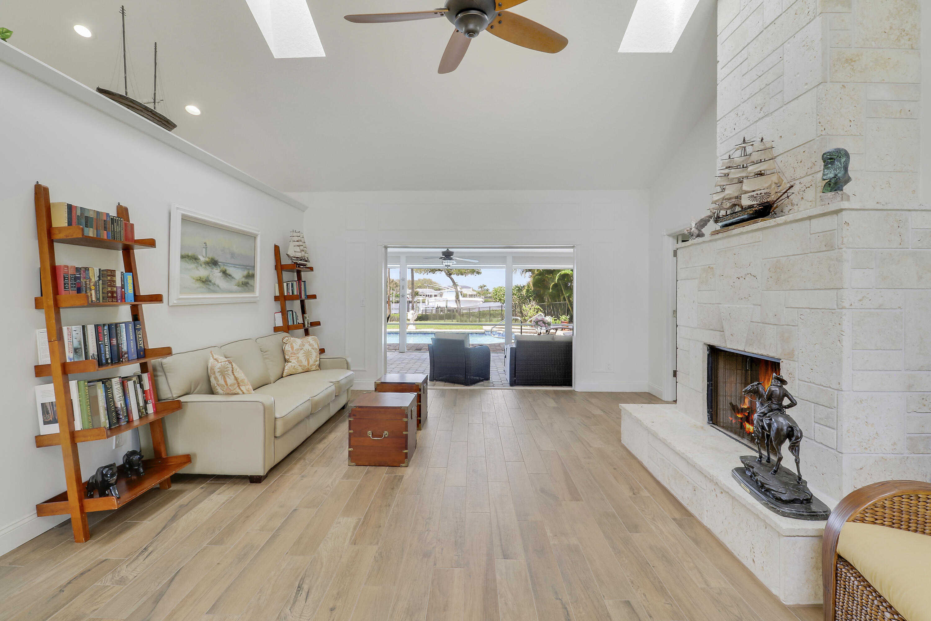 18815 Southeast River Ridge Road Jupiter, FL 33469 - Photo 5 of 70 Living Room