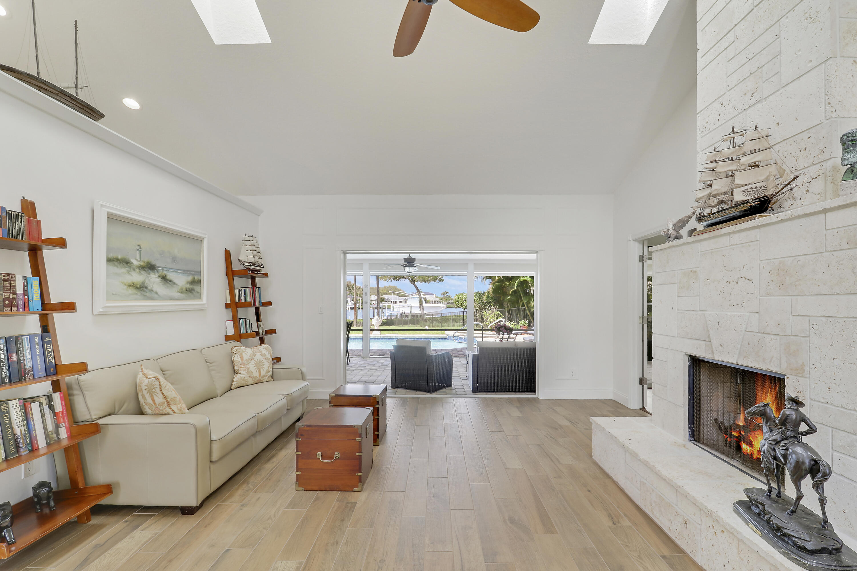 18815 Southeast River Ridge Road Jupiter, FL 33469 - Photo 6 of 70 Living Room