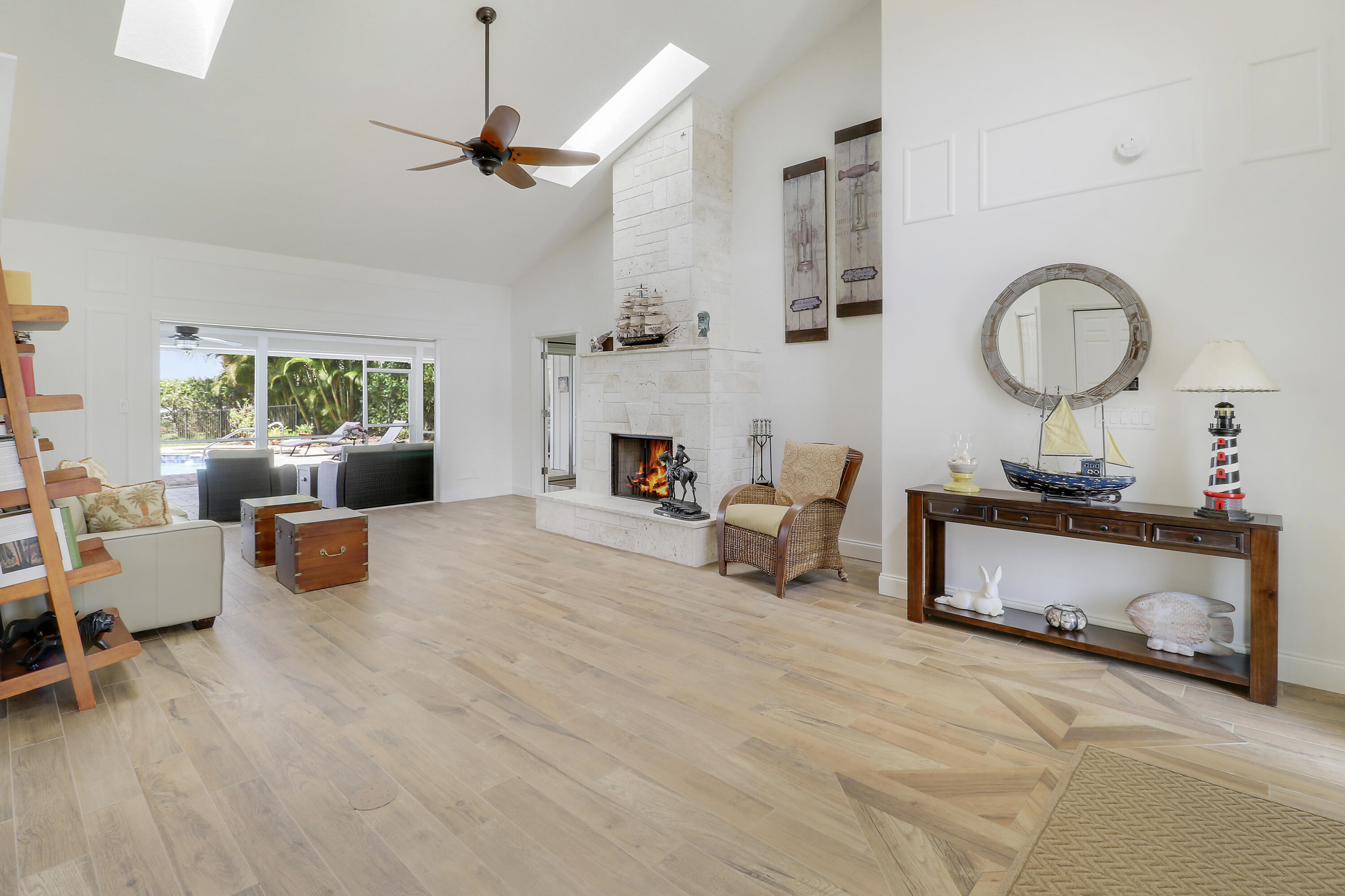 18815 Southeast River Ridge Road Jupiter, FL 33469 - Photo 7 of 70 Living Room