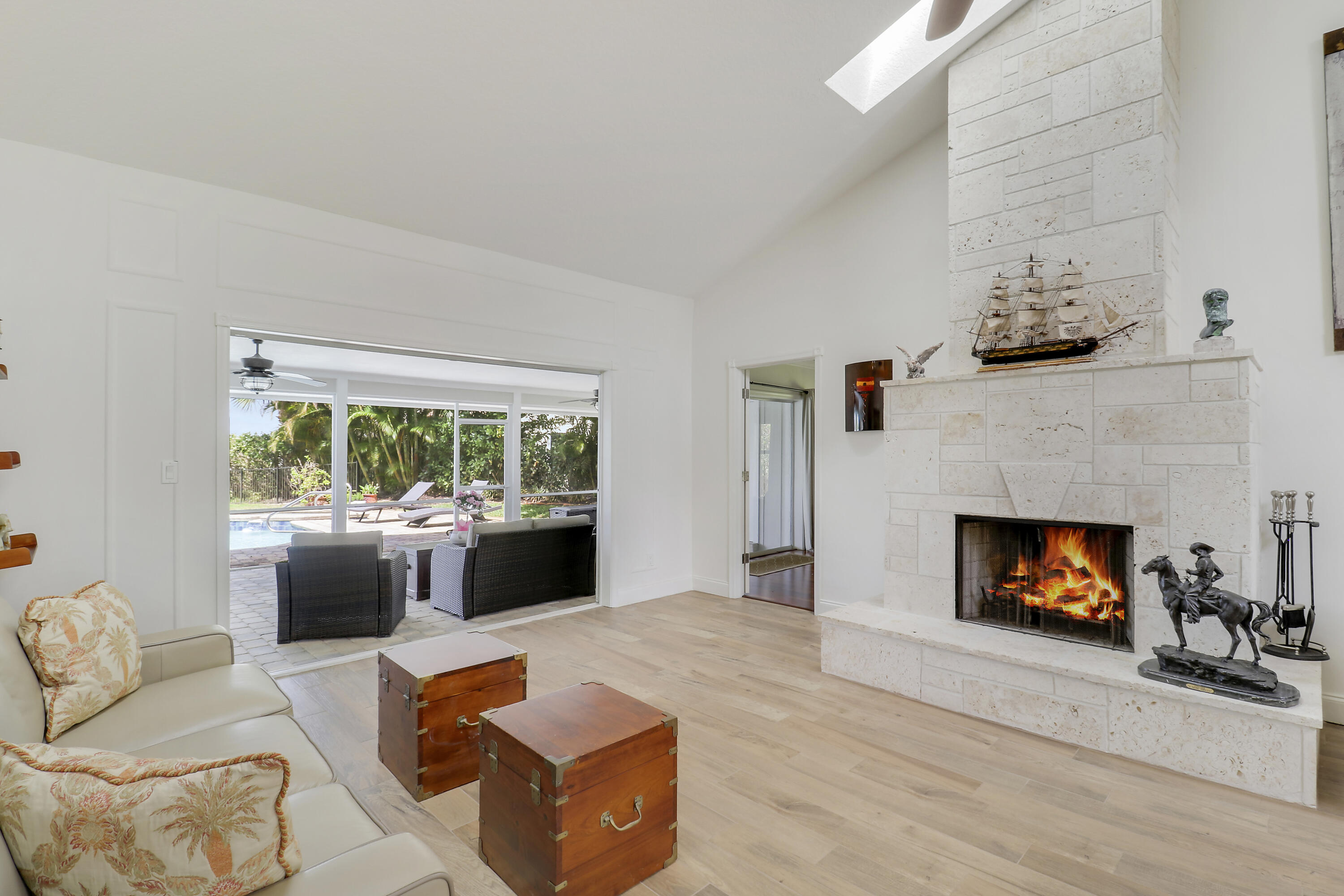 18815 Southeast River Ridge Road Jupiter, FL 33469 - Photo 8 of 70 Living Room