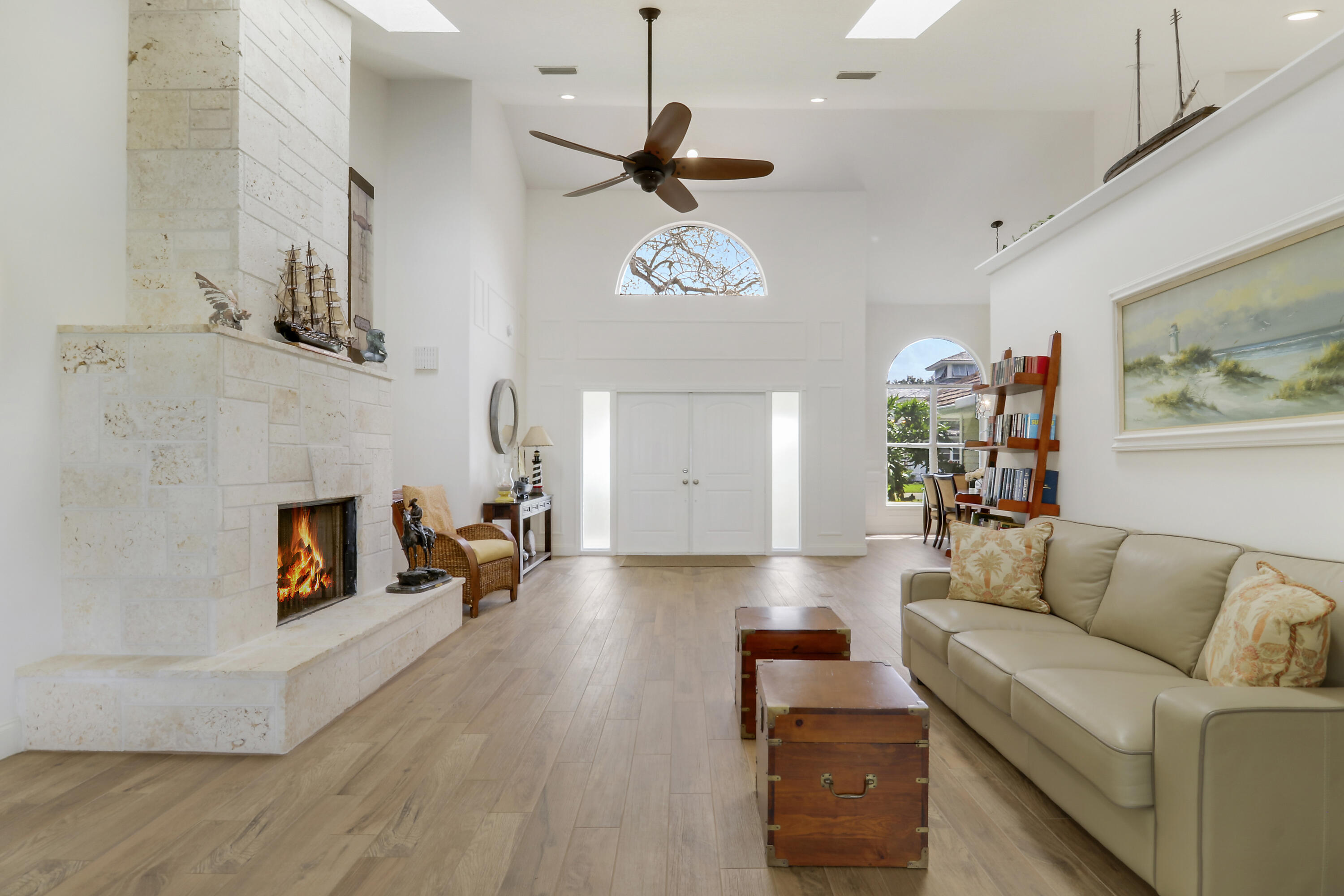 18815 Southeast River Ridge Road Jupiter, FL 33469 - Photo 9 of 70 Living Room