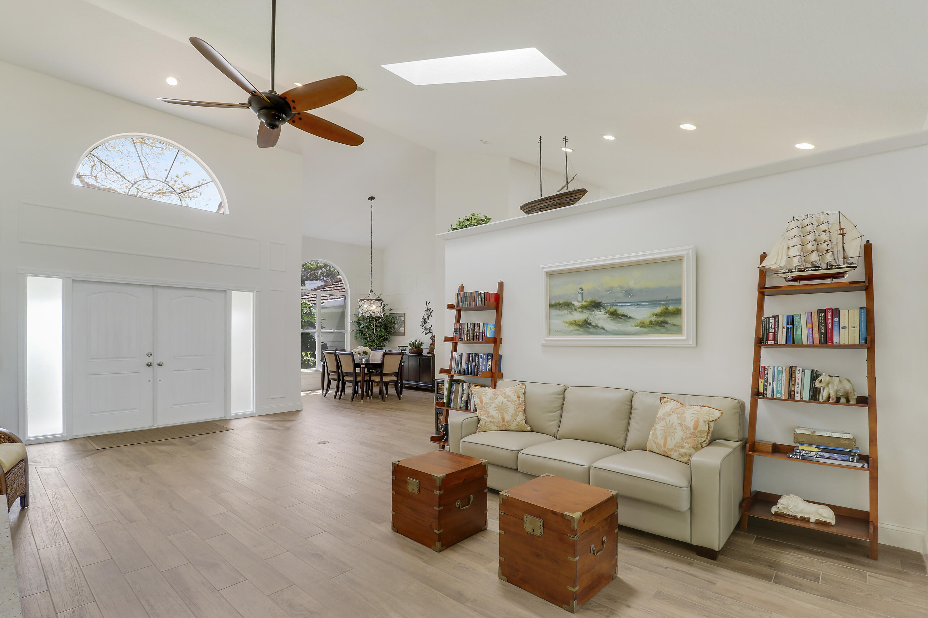 18815 Southeast River Ridge Road Jupiter, FL 33469 - Photo 10 of 70 Living Room