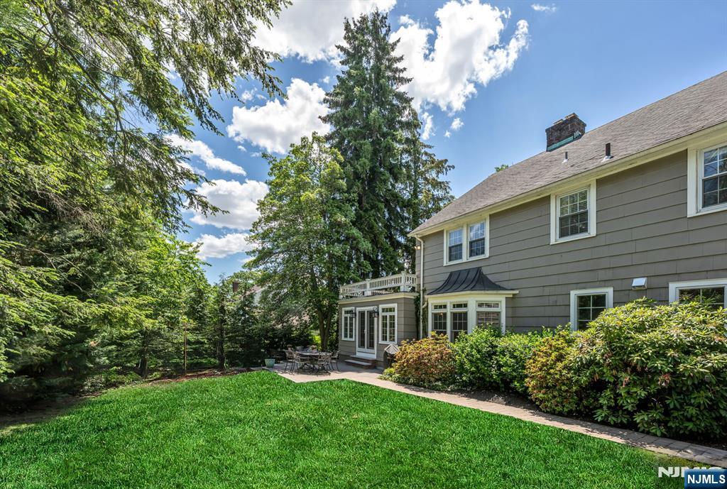 243 Hempstead Road Ridgewood, NJ 07450 - Photo 33 of 36