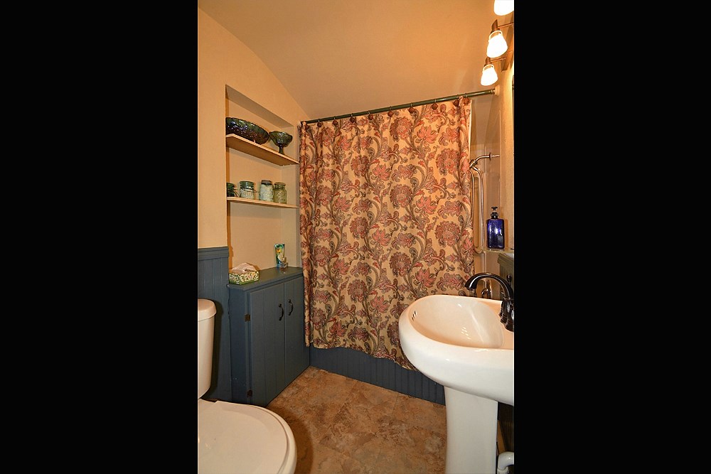 1121 North University Road Spokane, WA 99206 - Photo 9 of 20