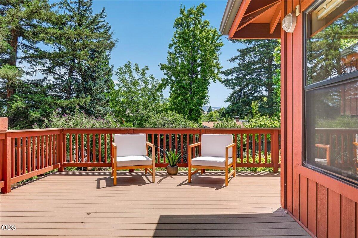 1056 Beswick Way Ashland, OR 97520 - Photo 22 of 47