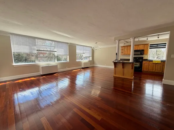 $2,800 | 2 Hammond Pond Parkway, Unit 203, Newton, MA 02467