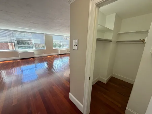 $2,800 | 2 Hammond Pond Parkway, Unit 203, Newton, MA 02467