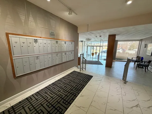 $2,800 | 2 Hammond Pond Parkway, Unit 203, Newton, MA 02467