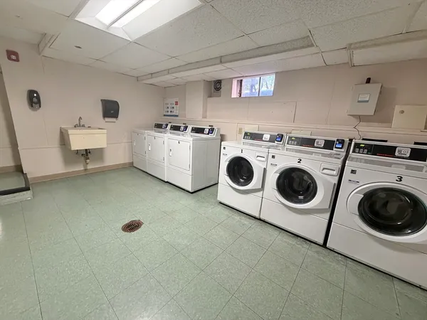 $2,800 | 2 Hammond Pond Parkway, Unit 203, Newton, MA 02467