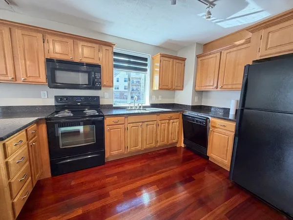 $2,800 | 2 Hammond Pond Parkway, Unit 203, Newton, MA 02467