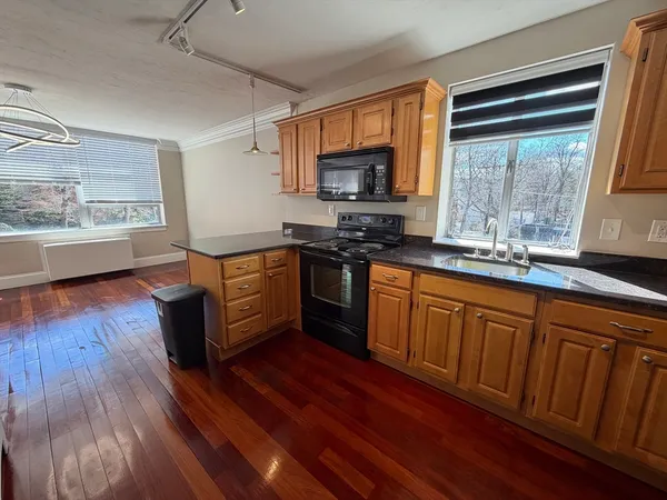 $2,800 | 2 Hammond Pond Parkway, Unit 203, Newton, MA 02467