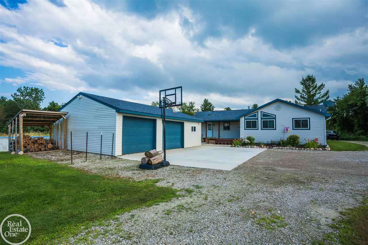 8290 Beard Road Avoca, MI 48006 - Photo 23 of 65 31389249-22.JPG