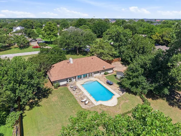$950,000 | 835 Cross Timbers Drive, Double Oak, TX 75077