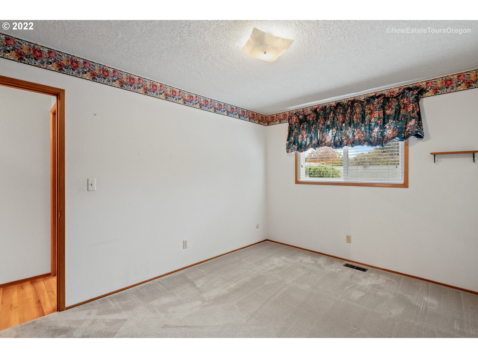 16901 Southeast Haig Street Portland, OR 97236 - Photo 17 of 32 a view of an empty room