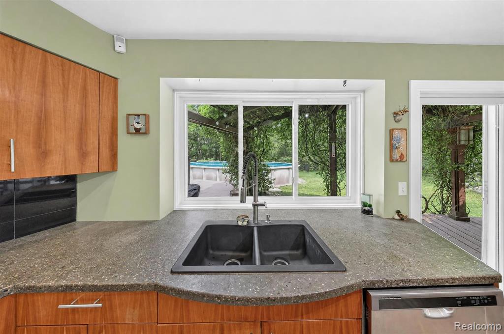 9319 Faussett Road Fenton, MI 48430 - Photo 12 of 67 Gallery Image 12