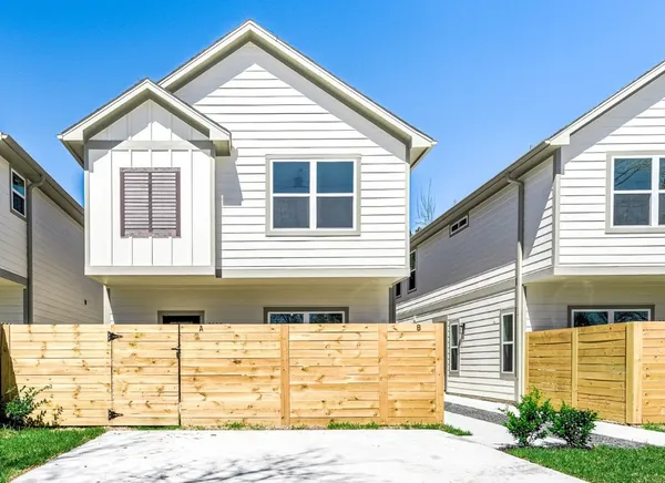 $434,000 | 2020 Hampton Street, Unit A B, Houston, TX 77088