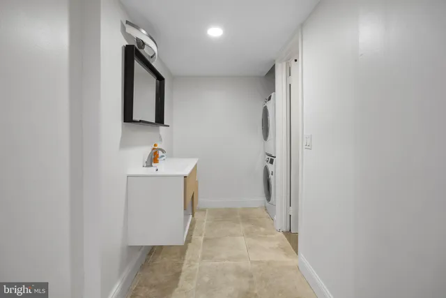 $2,490 | 1828 California Street Northwest, Unit B, Washington, DC 20009