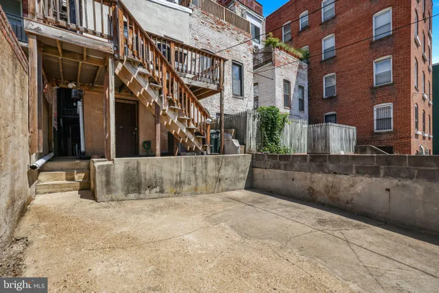 $2,490 | 1828 California Street Northwest, Unit B, Washington, DC 20009