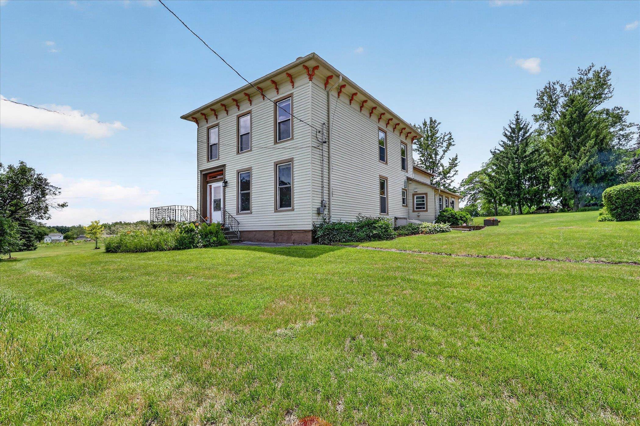 2458 South Madison Road Beloit, WI 53511 - Photo 2 of 51