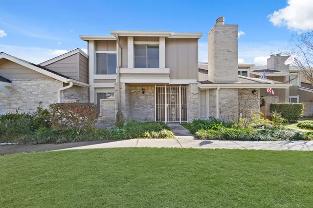 $219,000 | 11650 Village Pl Drive, Unit 302, Houston, TX 77077