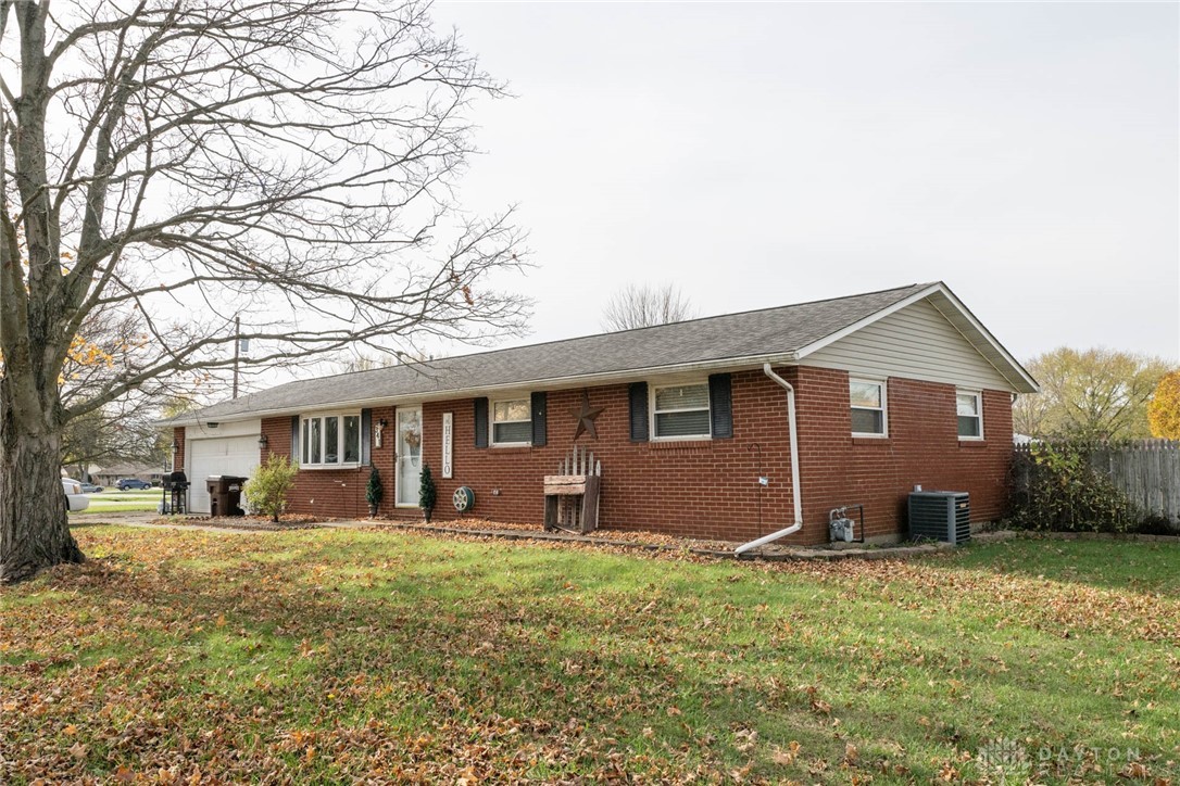 341 Chamberlain Road Carlisle, OH 45005 - Photo 2 of 53 Gallery Image 2
