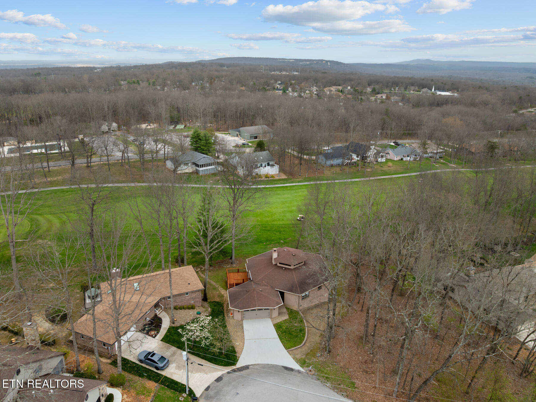 166 Baltusrol Road Crossville, TN 38558 - Photo 7 of 57 18th Fairway and Green Views