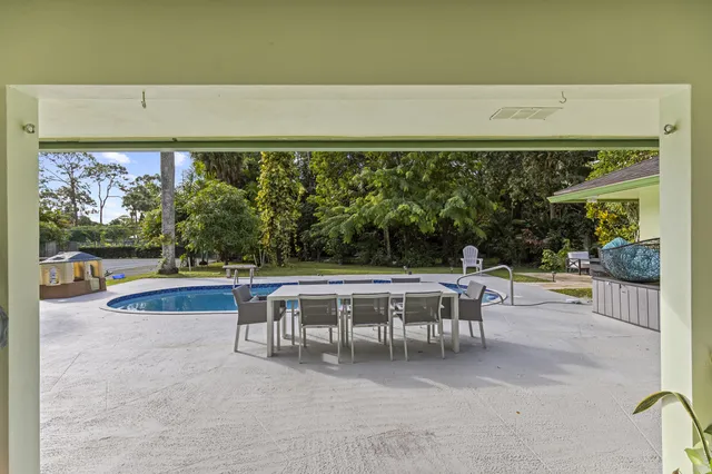 a view of a garden with flowers