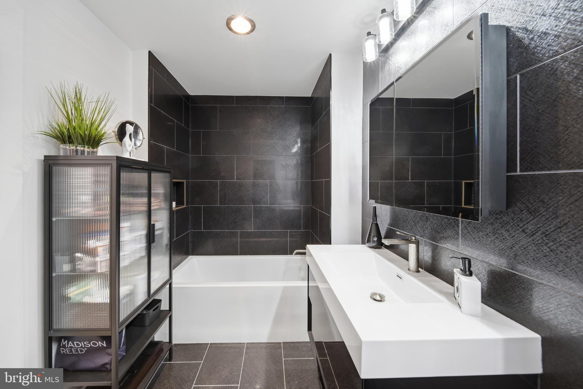 6101 Edsall Road, Unit 1805 Alexandria, VA 22304 - Photo 42 of 49 Gallery Image 42