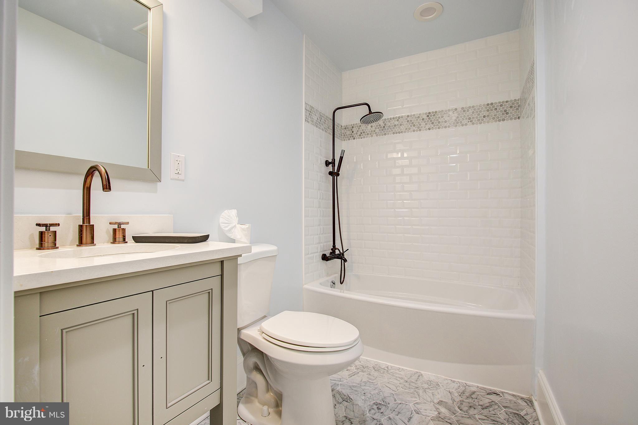 1723 U Street Northwest, Unit 1 Washington, DC 20009 - Photo 15 of 25 Bath (Master)