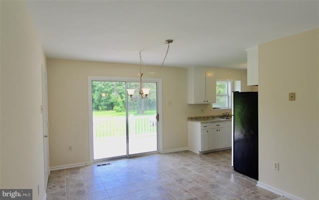 11052 Lucks Road Bumpass, VA 23024 - Photo 11 of 21 Living Room
