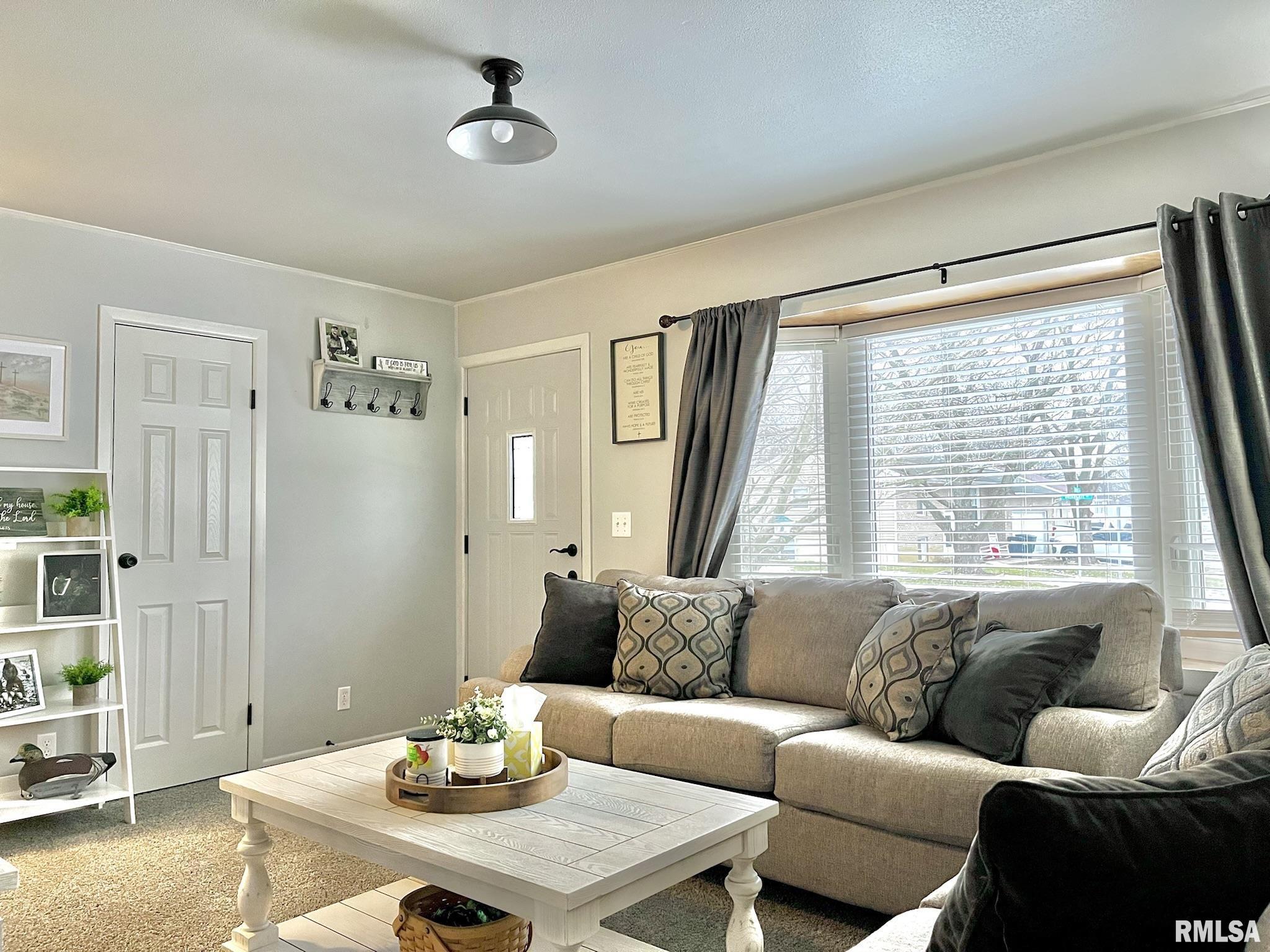 709 Briargate Road Washington, IL 61571 - Photo 4 of 39 Gallery Image 4